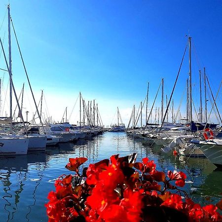 Studio T1- 2 Min Des Plages - Golf-Juan - Clim&Wifi Валлорис Экстерьер фото