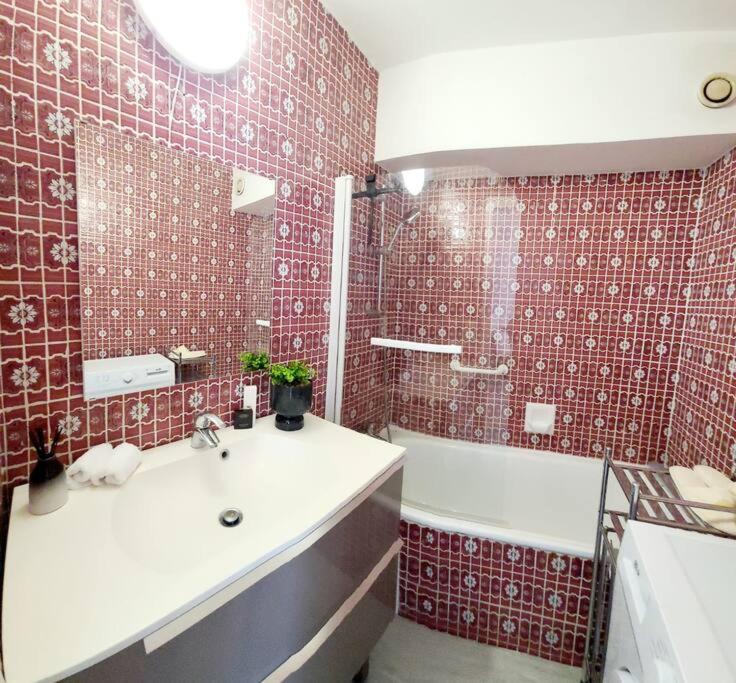 Studio T1- 2 Min Des Plages - Golf-Juan - Clim&Wifi Валлорис Экстерьер фото