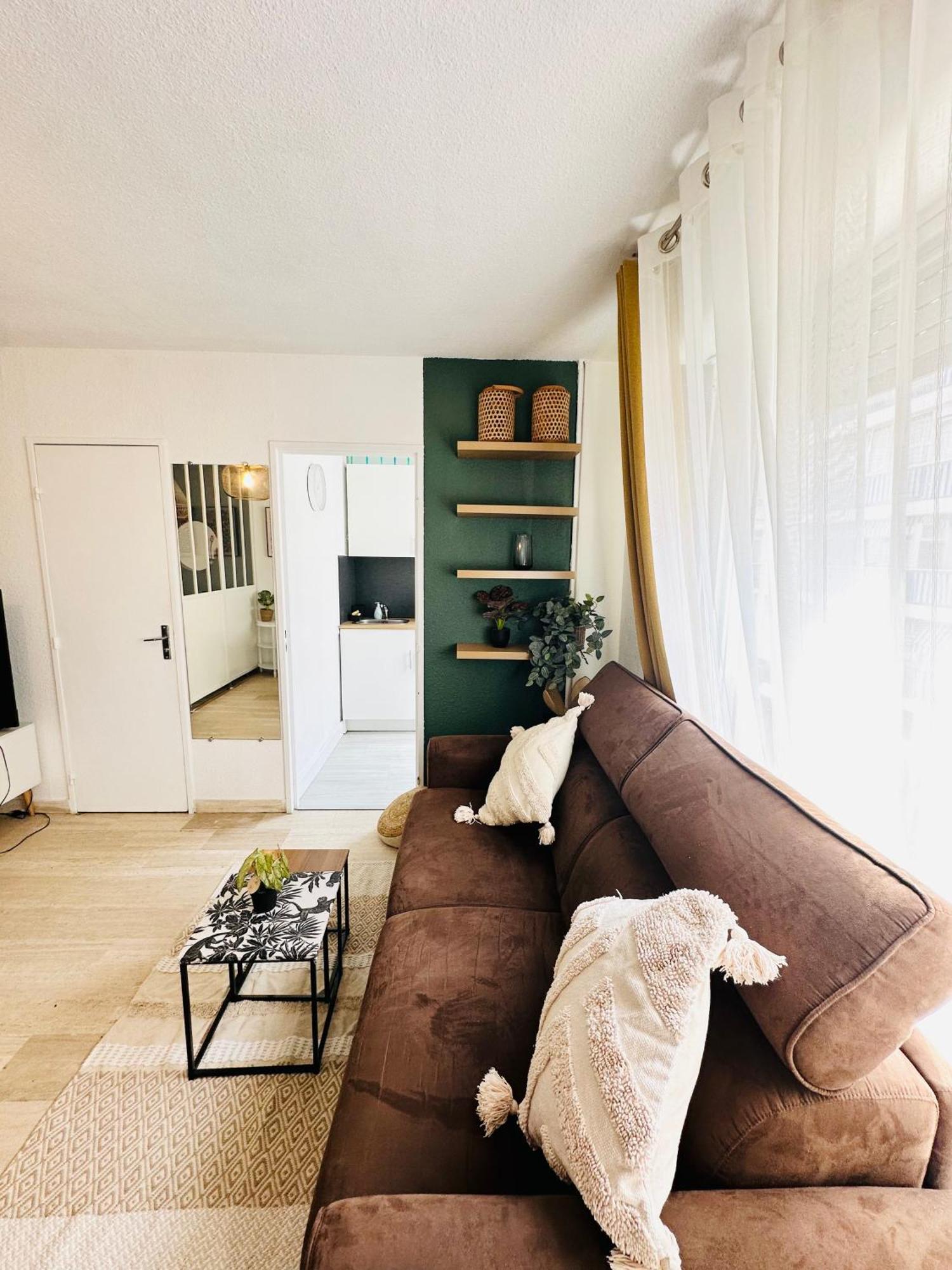 Studio T1- 2 Min Des Plages - Golf-Juan - Clim&Wifi Валлорис Экстерьер фото